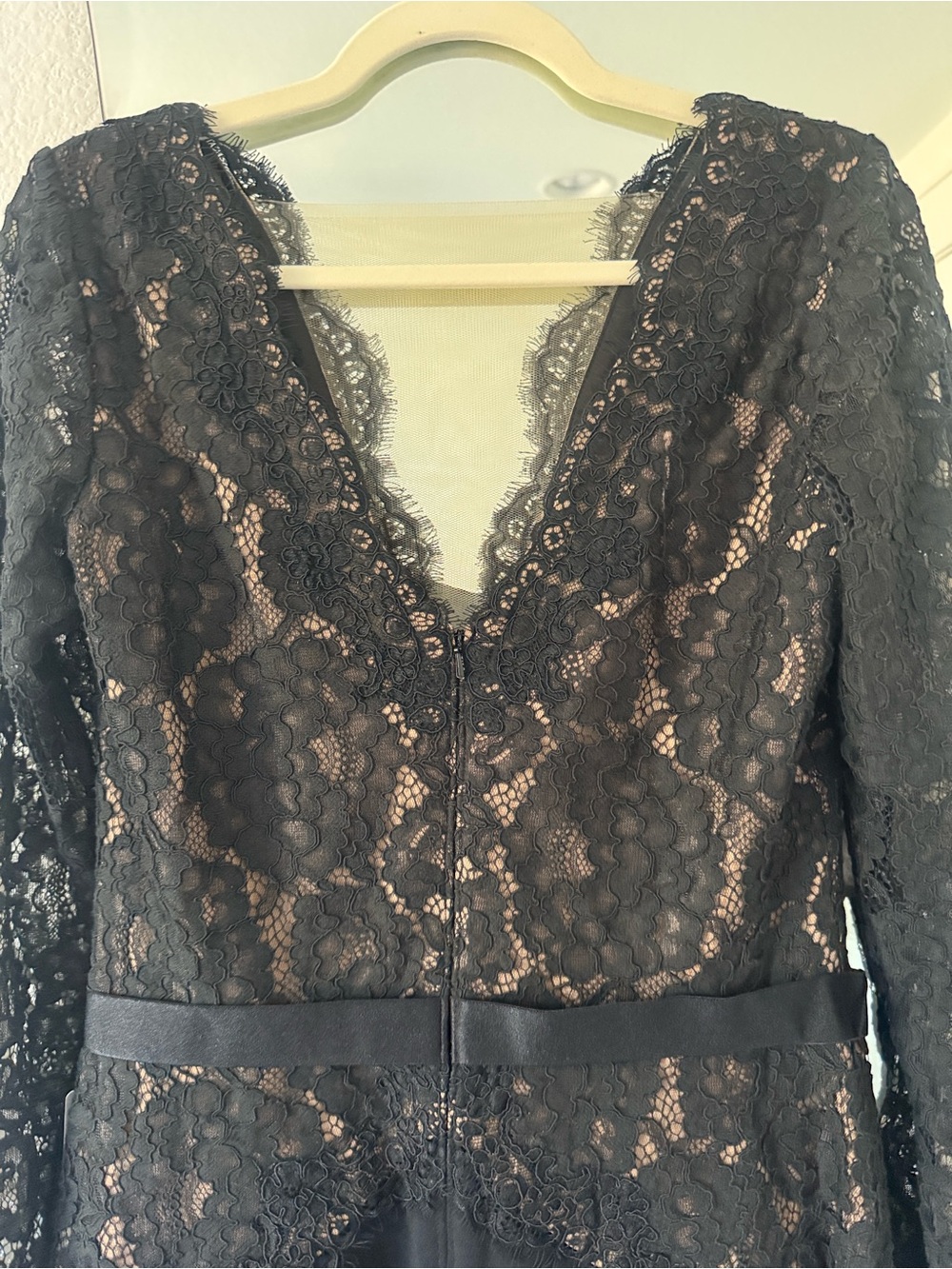 Tadashi Shoji Black Lace V-Neck Long-Sleeve Jumpsuit - Picture 10 of 10